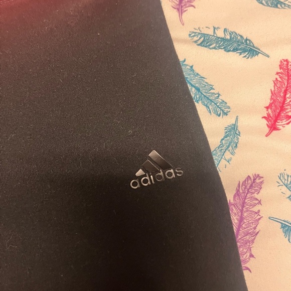 🌸Adidas Black and Red Leggings 3/4 - Picture 2 of 5